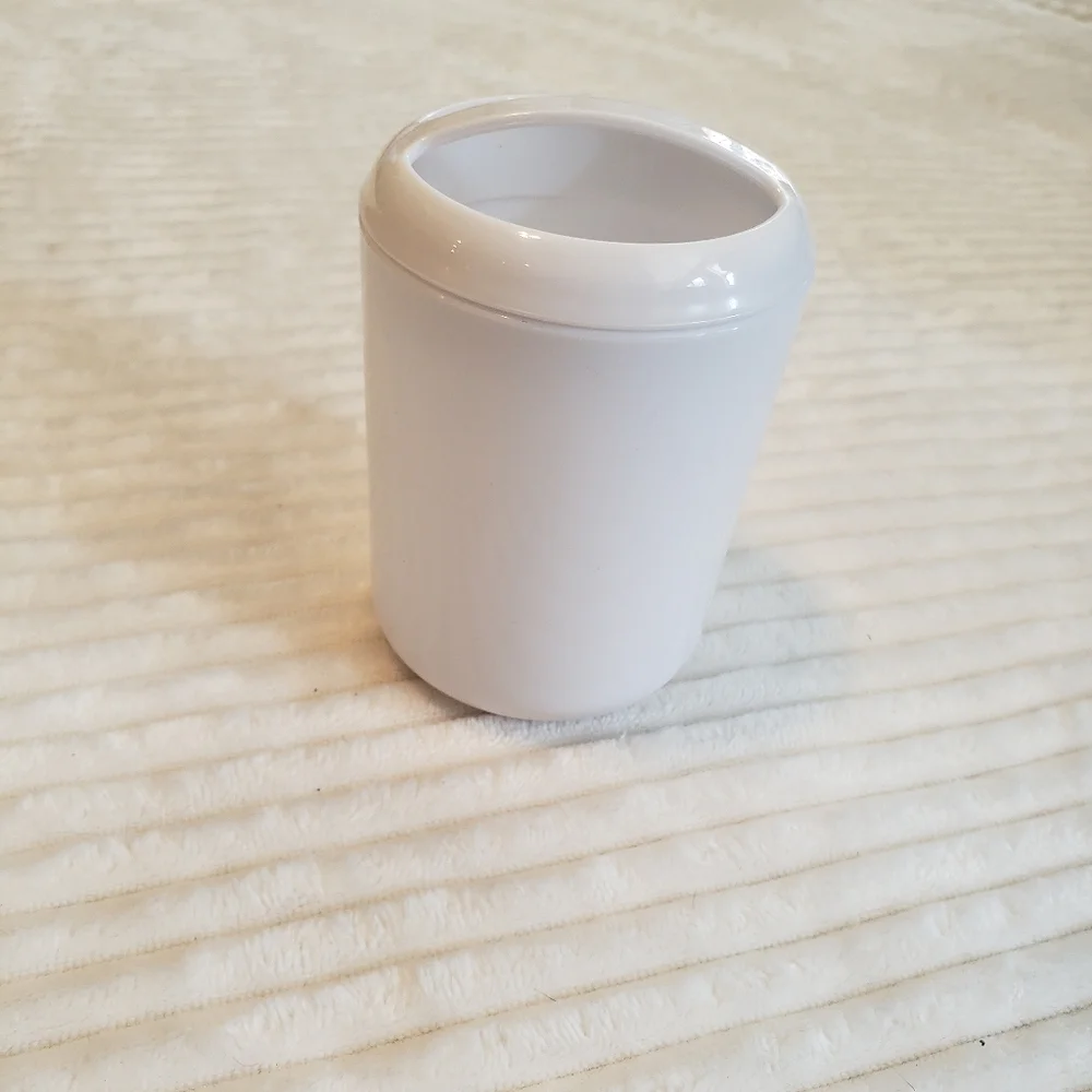 FREE W/ PURCHASE White Plastic Toothbrush Or Pen Holder